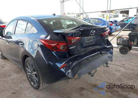 2018 Mazda Mazda3 Grand Touring z USA, uszkodzony, nr VIN 3MZBN1W39JM171830